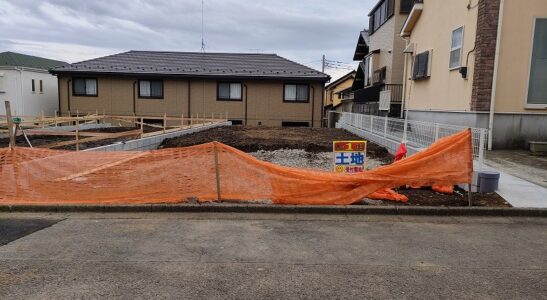 伊勢原市八幡台1丁目 伊勢原駅徒歩17分　建築条件無40坪の売地