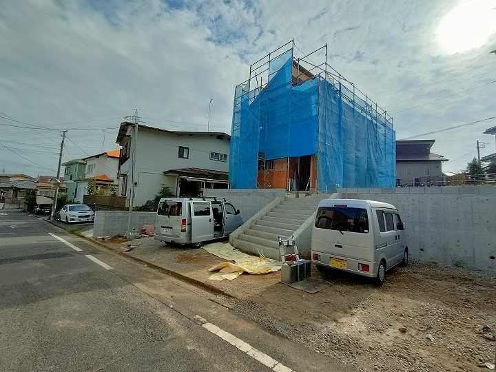 トレオフが紹介する伊勢原市八幡台2丁目売地　東面