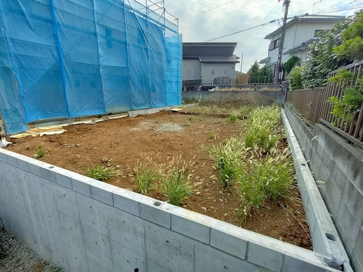 トレオフが紹介する伊勢原市八幡台2丁目売地　東面