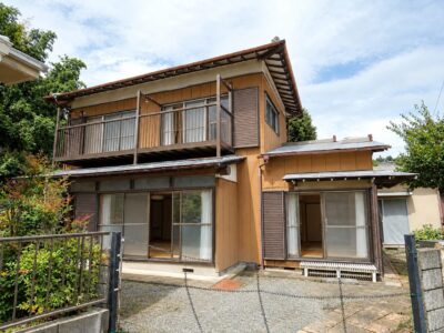 大磯町生沢 2階建古民家住宅借家 床面積100㎡超え 駐車場&庭付